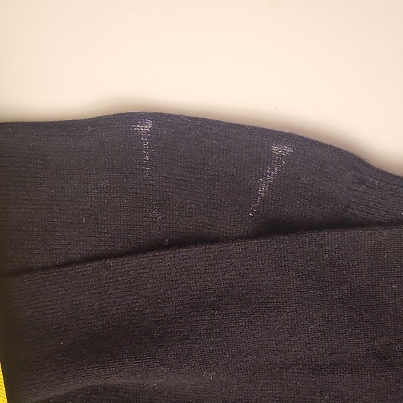 Cynthia Rowley Cashmere Sweater with detachable scarf - Picture 6 of 7